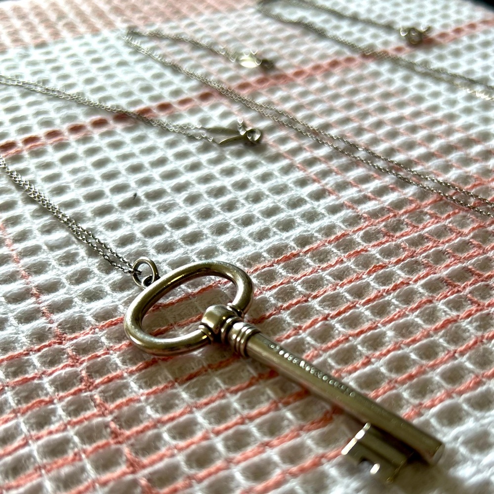 Tiffany & Co 925 SS Large Oval KEY Necklace